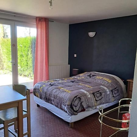 Studio Charmant A Treignac Avec Terrasse De 22 M² Luaran gambar